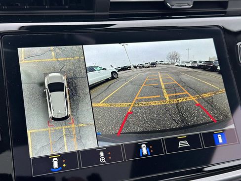 Used 2023 Chevrolet Bolt EUV Premier w/ Sun & Sound Package image 27