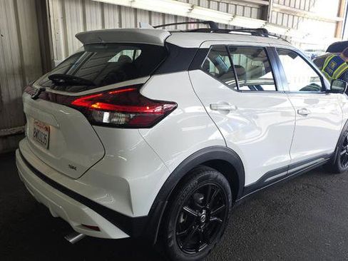 Used 2021 Nissan Kicks SR w/ SR Premium Package image 3
