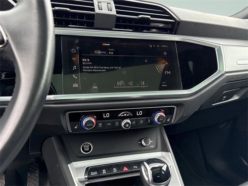 Used 2024 Audi Q3 2.0T Premium image 33