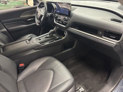 Used 2024 Toyota Grand Highlander AWD image 10