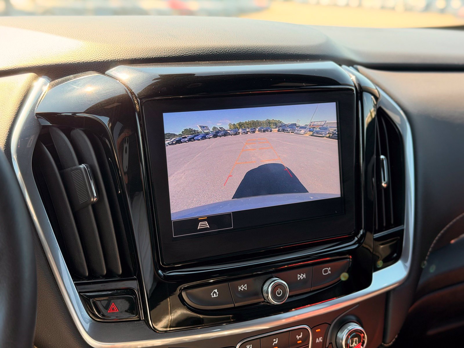 Used 2022 Chevrolet Traverse LT AWD/4WD image 41
