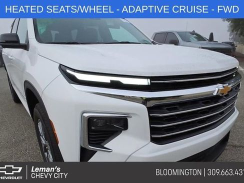 Used 2024 Chevrolet Traverse LT image 1