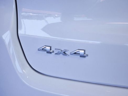 Used 2024 Jeep Compass Latitude image 12