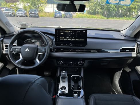 Used 2025 Mitsubishi Outlander SE AWD/4WD image 26