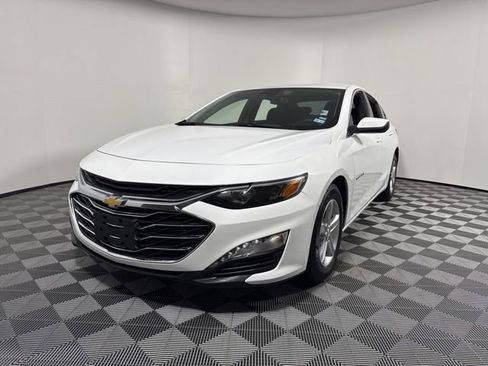 Used 2024 Chevrolet Malibu LT image 1