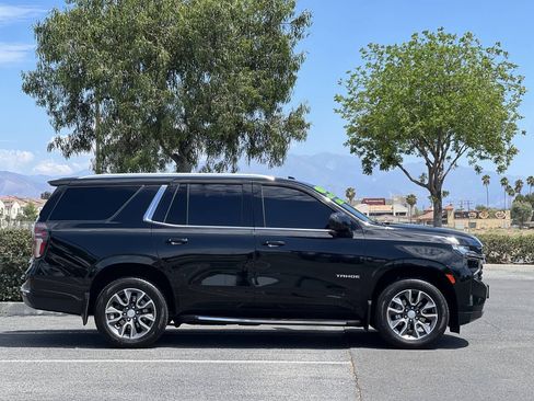 Used 2022 Chevrolet Tahoe LS RWD image 2