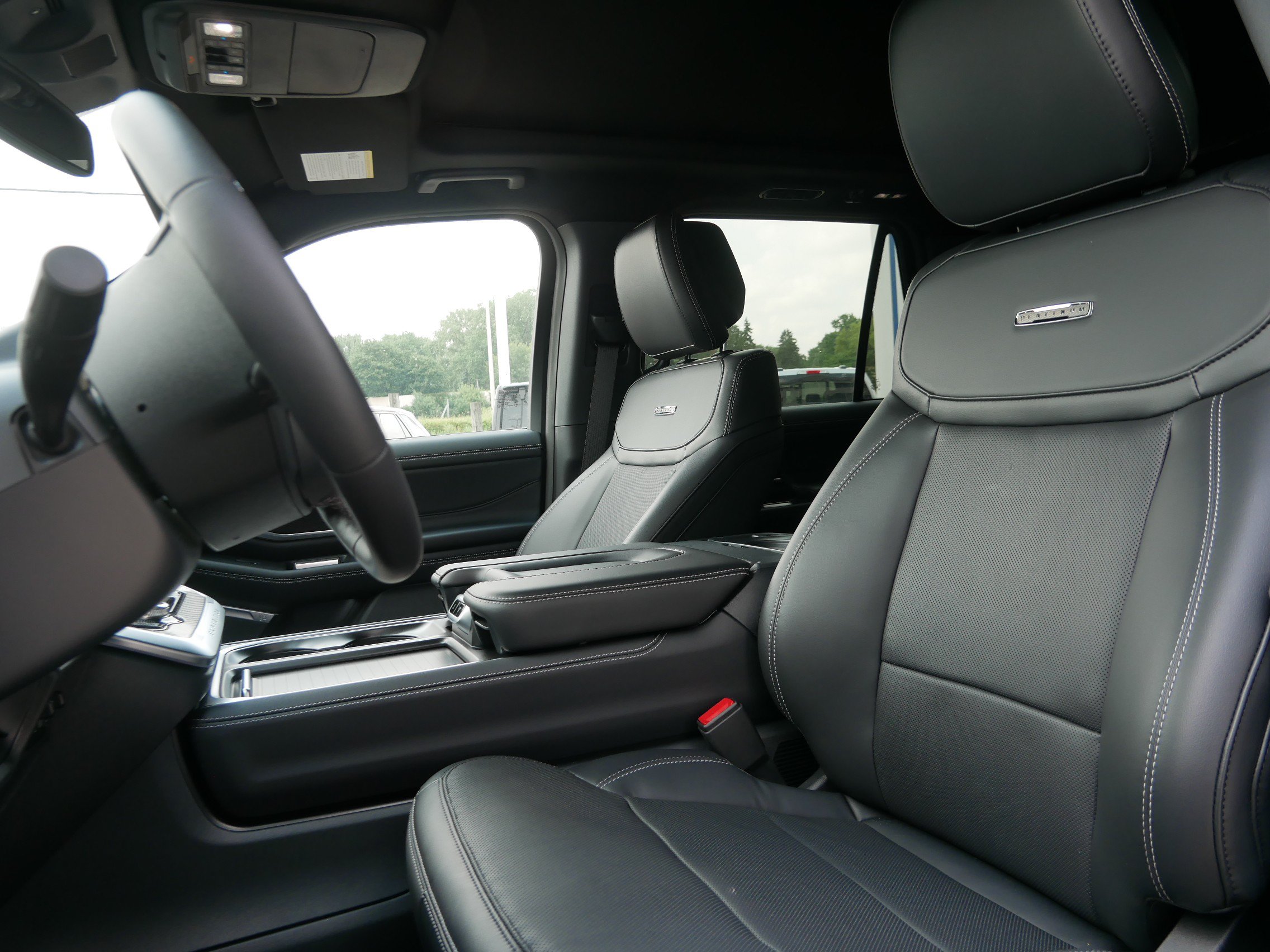 New 2026 Ford Expedition Max Platinum w/ Stealth Appearance Package AWD/4WD image 6
