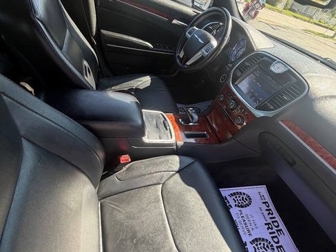 Used 2014 Chrysler 300 RWD image 29