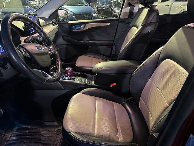 Used 2022 Ford Escape Titanium w/ Titanium Elite Package AWD/4WD image 4