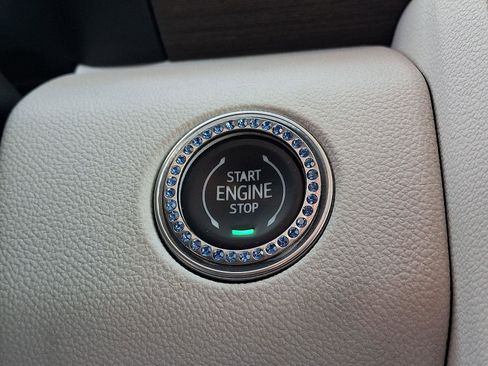 Used 2024 GMC Acadia Denali image 42