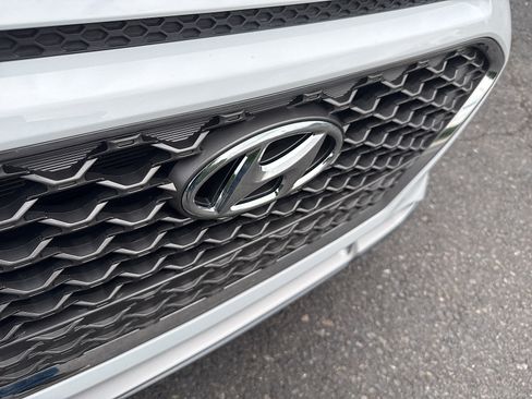 Used 2021 Hyundai Kona Limited AWD/4WD image 17