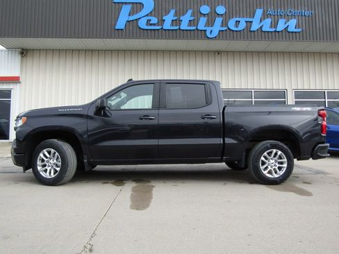 Used 2023 Chevrolet Silverado 1500 RST image 11