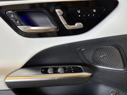 New 2025 Mercedes-Benz C 300 4MATIC Sedan image 12