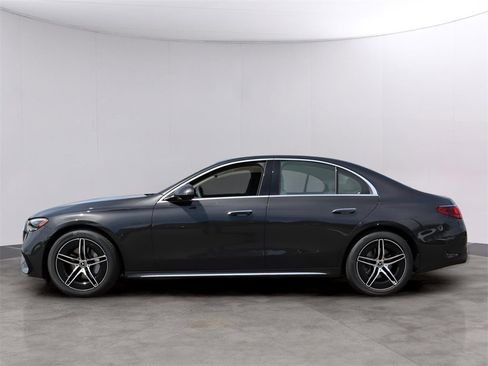 New 2026 Mercedes-Benz E 350 4MATIC Sedan image 3