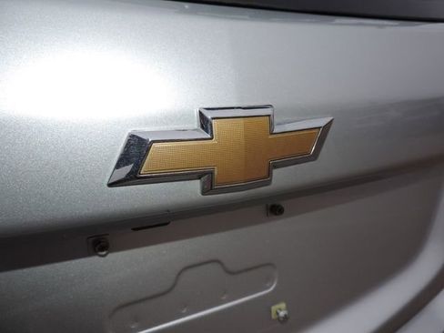 Used 2018 Chevrolet Equinox Premier image 12