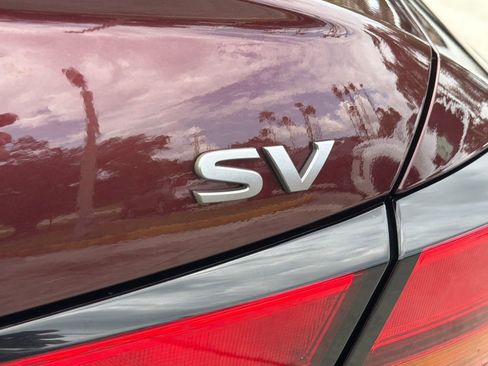 Used 2024 Nissan Altima 2.5 SV FWD image 10