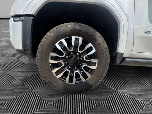 Used 2024 GMC Sierra 2500 Denali Ultimate w/ Max Trailering Package AWD/4WD image 9