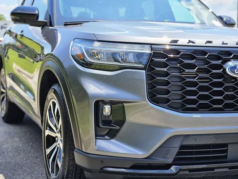 Used 2025 Ford Explorer ST-Line AWD/4WD image 8