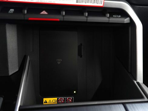 Used 2025 Toyota Tundra Platinum image 23