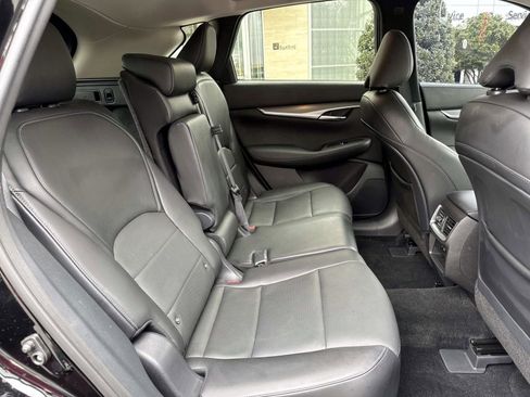 Used 2023 INFINITI QX50 Luxe image 18