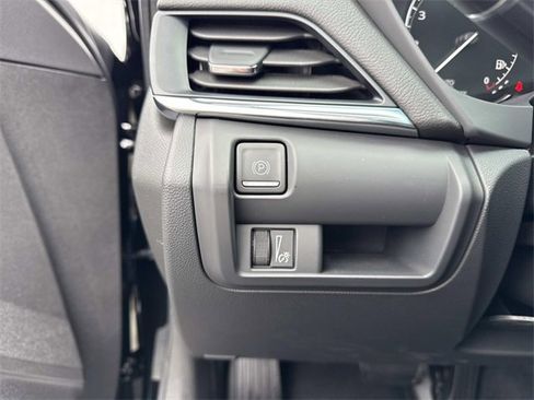 Certified 2025 Cadillac CT4 Luxury image 30