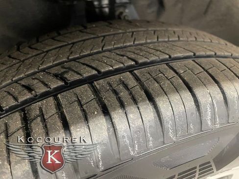 Used 2024 Ford Escape Platinum image 8