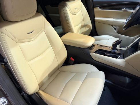 Used 2019 Cadillac XT5 FWD image 46