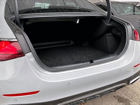 Used 2025 Mercedes-Benz E 350 4MATIC Sedan image 36