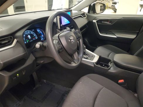 Used 2025 Toyota RAV4 XLE image 15