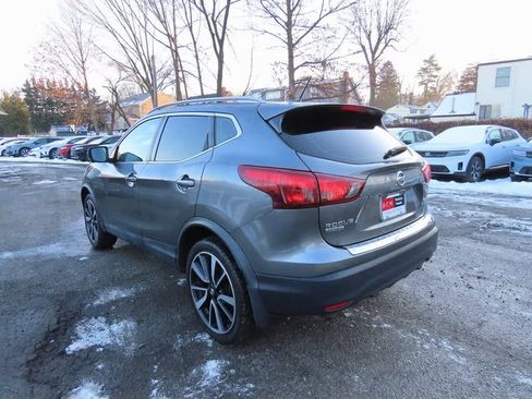 Used 2018 Nissan Rogue Sport SL w/ SL Premium Package image 4