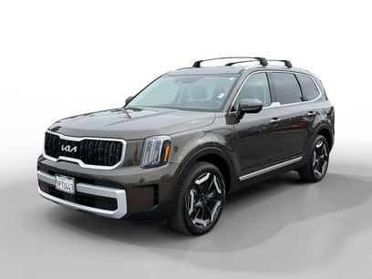 Certified 2025 Kia Telluride EX w/ EX Captain's Chair Package