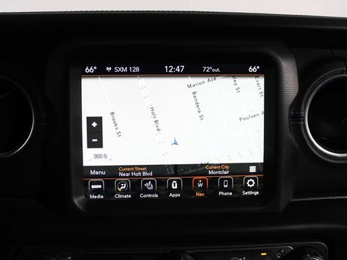 Used 2022 Jeep Wrangler Unlimited Rubicon 4xe w/ Steel Bumper Group AWD/4WD image 28