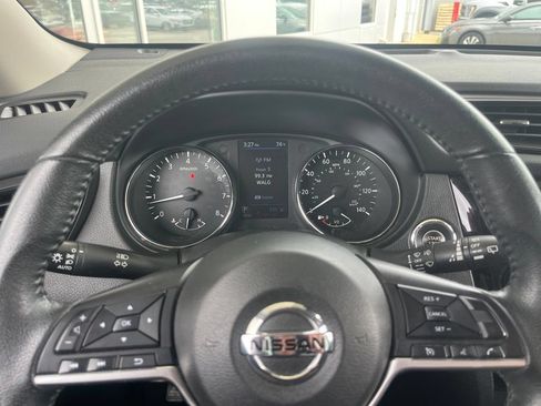 Used 2020 Nissan Rogue SV AWD/4WD image 12