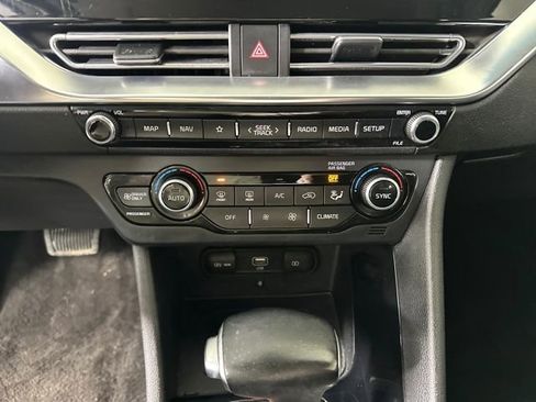Used 2022 Kia Niro EX Premium image 23