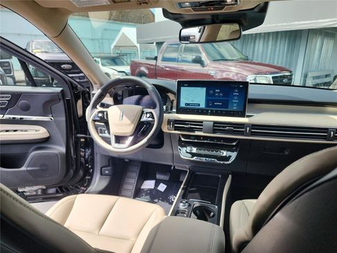 New 2026 Lincoln Corsair Premiere image 26