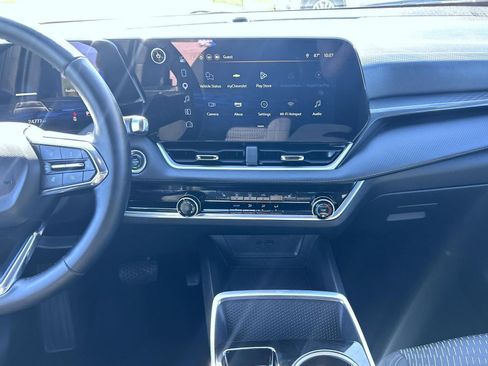 Certified 2025 Chevrolet Equinox LT AWD/4WD image 12