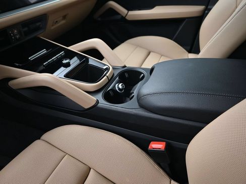 Certified 2026 Porsche Cayenne S AWD/4WD image 22