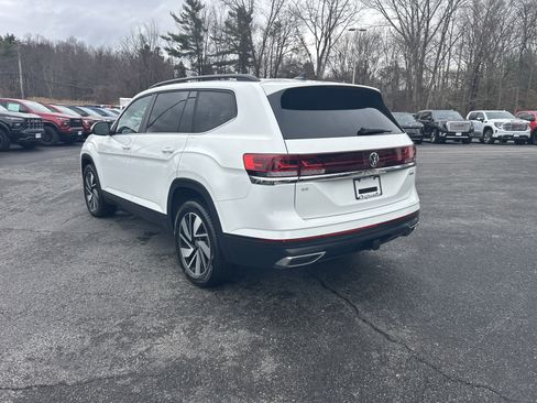 Used 2025 Volkswagen Atlas SE image 4