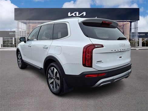 Used 2022 Kia Telluride S image 4