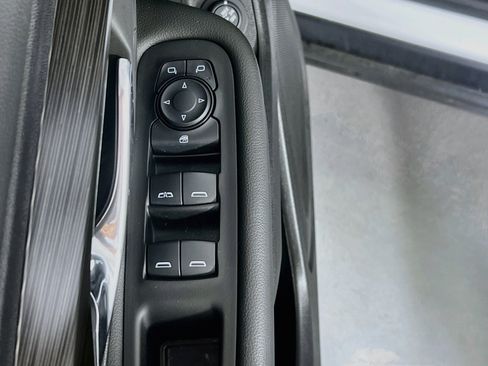 Used 2024 GMC Terrain SLE w/ Driver Convenience Package AWD/4WD image 17