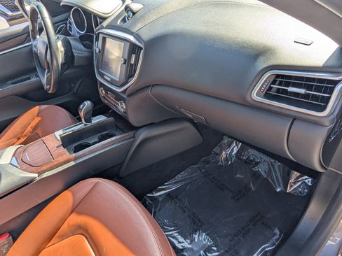 Used 2016 Maserati Ghibli Base image 18