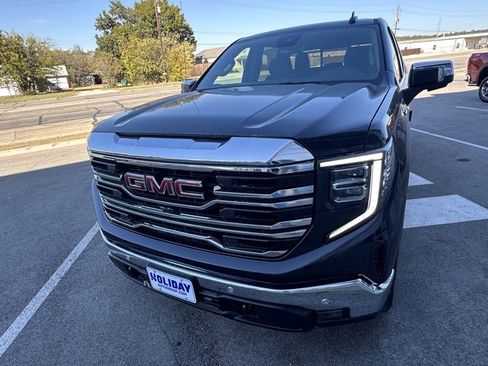 New 2026 GMC Sierra 1500 SLT image 12