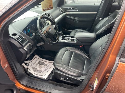 Used 2017 Ford Explorer XLT w/ Equipment Group 202A image 25