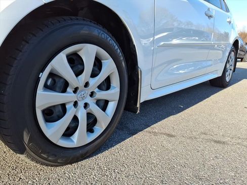 Certified 2024 Toyota Corolla LE image 9