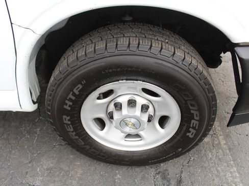 Used 2022 Chevrolet Express 2500 2500 WORK VAN w/ Driver Convenience Package image 31