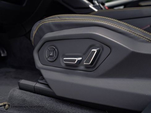 Used 2024 Lamborghini Urus S image 27