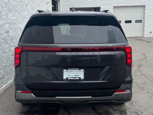 Used 2025 Kia Carnival SX w/ SX Dark Edition Package image 10