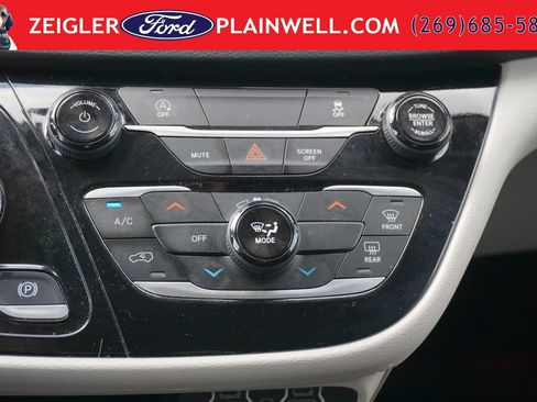Used 2024 Chrysler Voyager LX FWD image 24