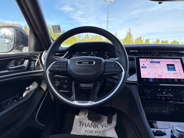 Used 2023 Jeep Grand Cherokee Trailhawk AWD/4WD image 18