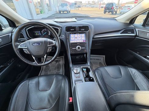 Used 2019 Ford Fusion Titanium image 12